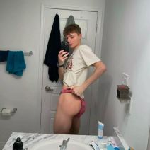 Hojatxonada mushuklarni siyish